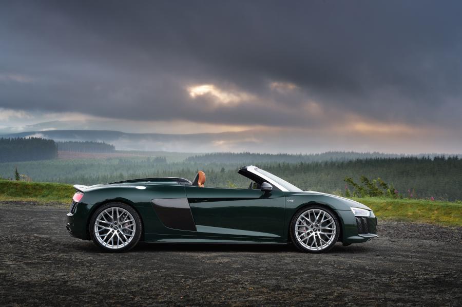  Audi R8 Spyder V10 Plus 2017 года  (UK) (фото 28 из 40)